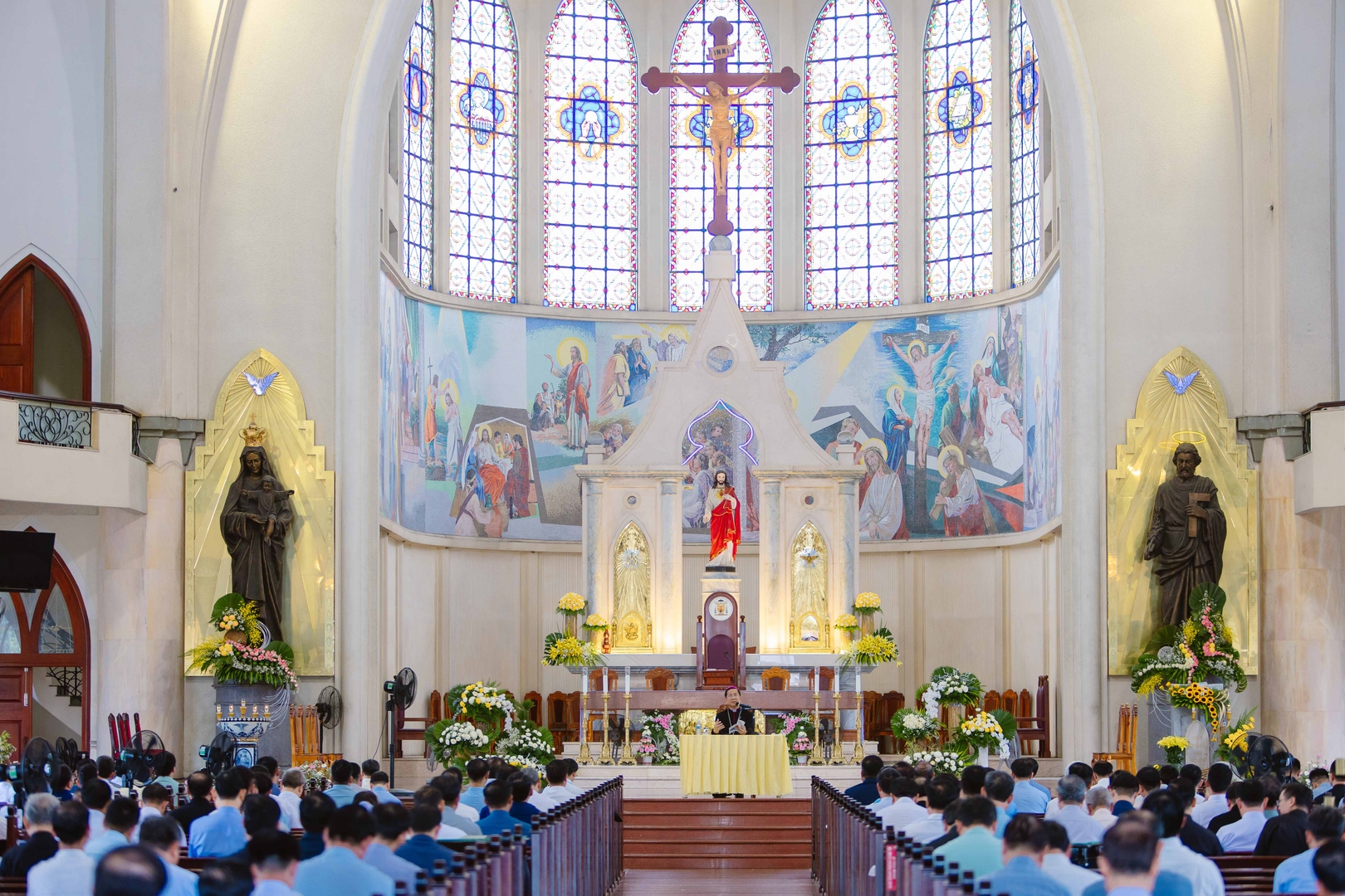 Giáo Phận Phú Cường cử hành ngày Thánh Hoá Linh Mục – Lễ Thánh Tâm Chúa Giêsu